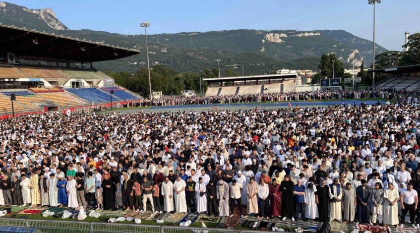 , Grenoble 12 000 personnes pour fêter l’Aïd el adha au stade Lesdiguières