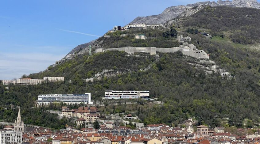 , Grenoble Vent violent : l’accès piéton à la Bastille fermé dès cette nuit