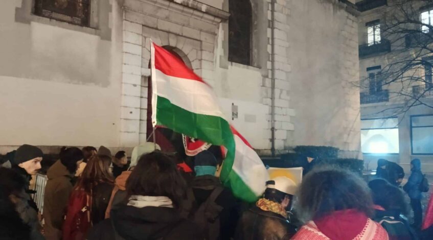 , Grenoble : des mani­fes­tants réclament « la vérité et la jus­tice » pour les trois mili­tantes kurdes assas­si­nées en 2013 à Paris