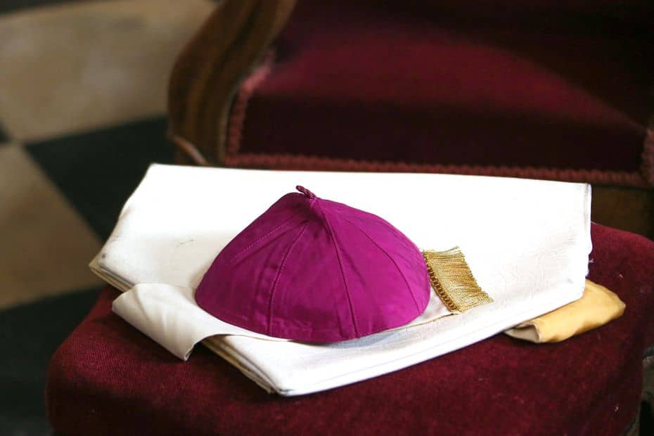 , Un prêtre suspendu par le diocèse Grenoble-Vienne après plusieurs signalements « le mettant gravement en cause »
