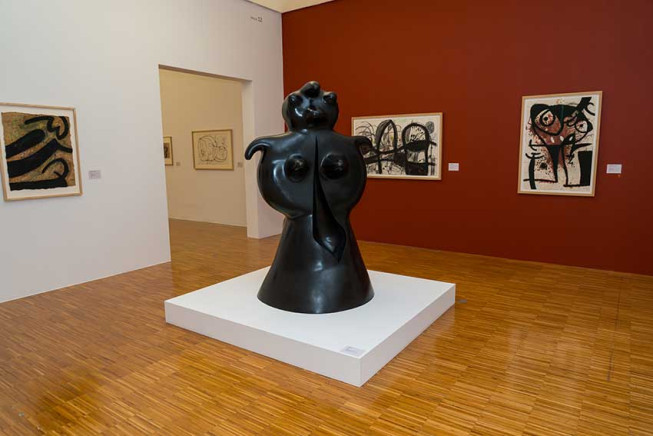 Vue de l'exposition « Miró. Un brasier de signes » présentée Musée de Grenoble en 2024 ©Claire Gabin / Ville de Grenoble-Musée de Grenoble